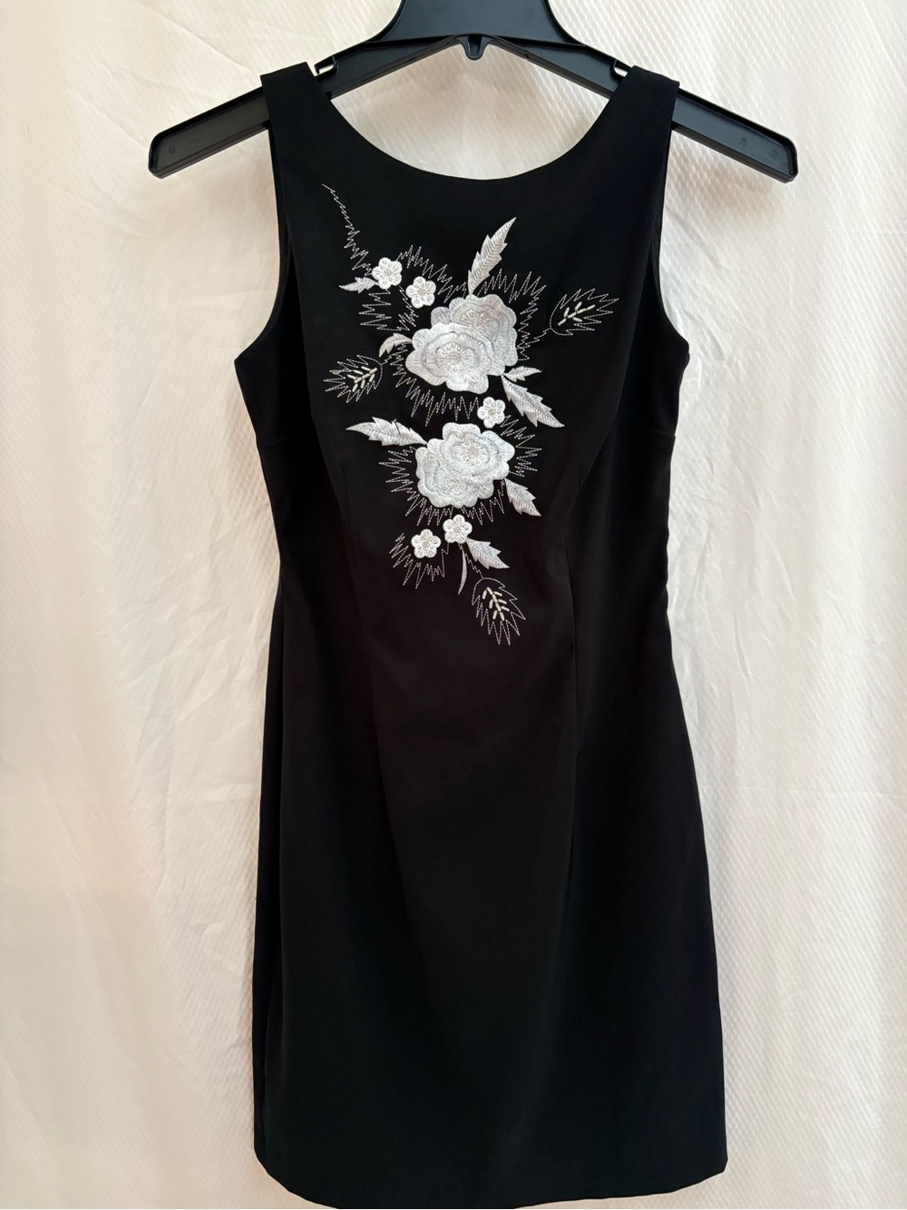 CDC Vintage Y2K Black Sleeveless Dress White Floral Embroidery 4 EUC